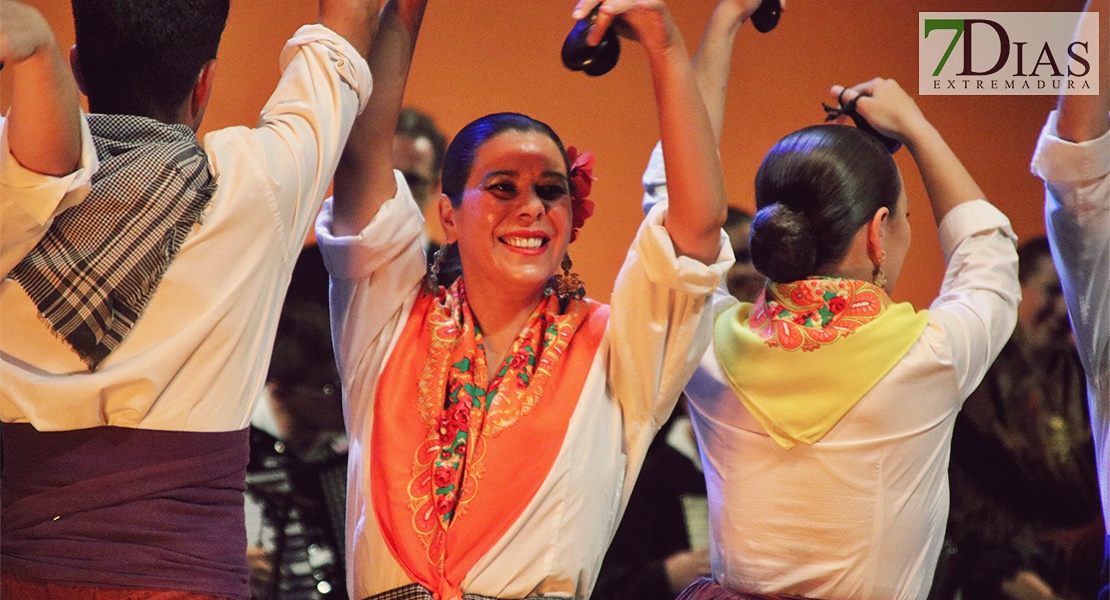 REPOR - Imágenes de la primera sesión del Festival Folklórico en Badajoz