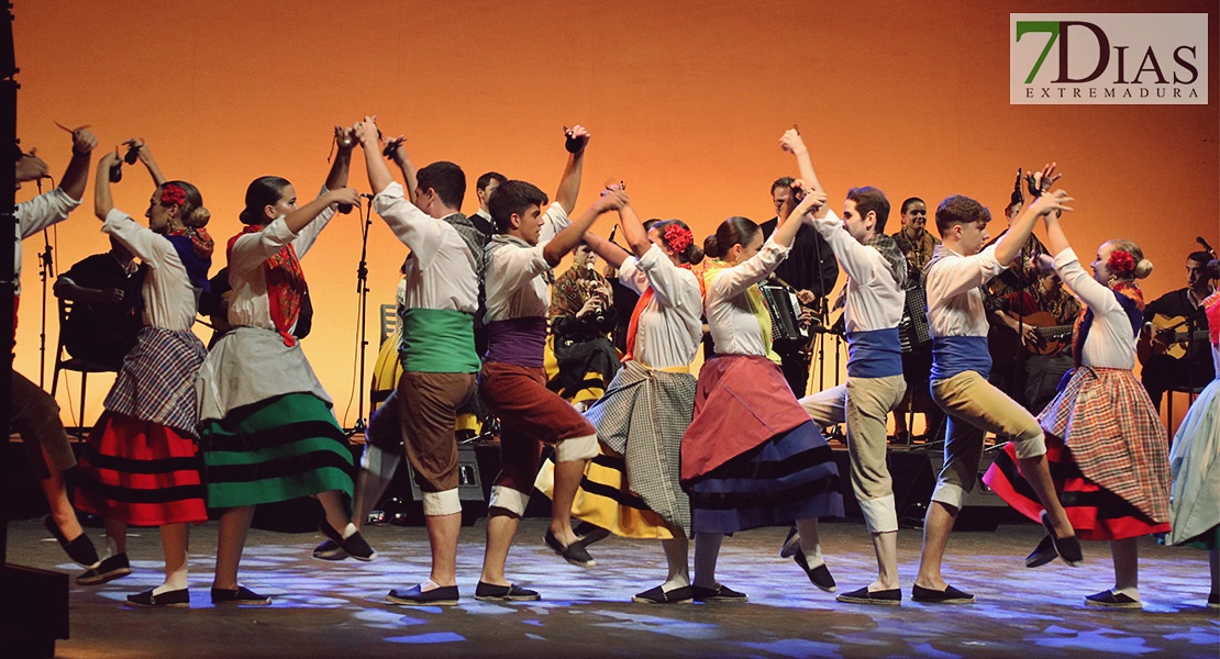 REPOR - Imágenes de la primera sesión del Festival Folklórico en Badajoz