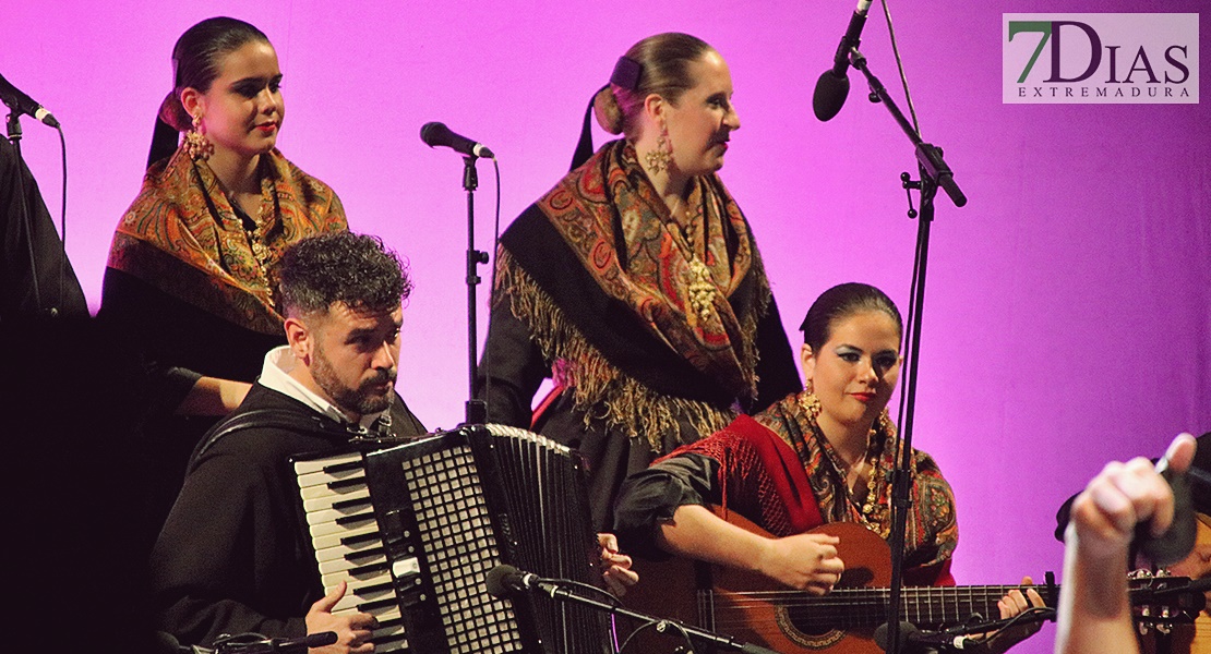 REPOR - Imágenes de la primera sesión del Festival Folklórico en Badajoz