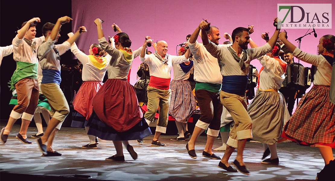 REPOR - Imágenes de la primera sesión del Festival Folklórico en Badajoz