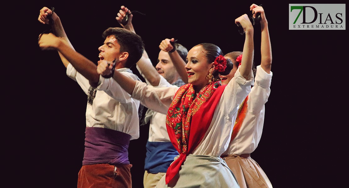 REPOR - Imágenes de la primera sesión del Festival Folklórico en Badajoz