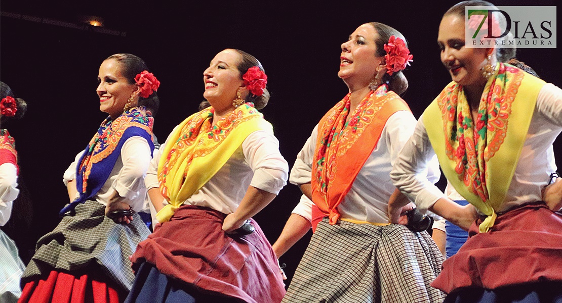 REPOR - Imágenes de la primera sesión del Festival Folklórico en Badajoz