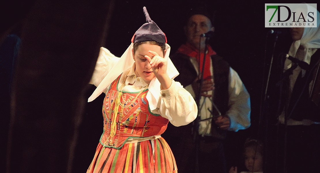 REPOR - Imágenes de la primera sesión del Festival Folklórico en Badajoz