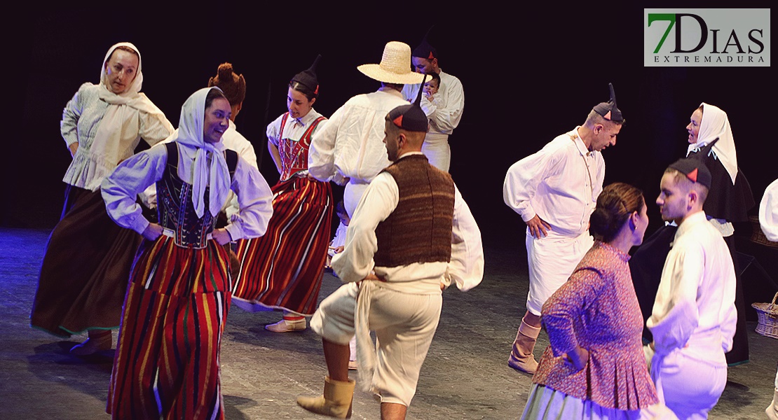 REPOR - Imágenes de la primera sesión del Festival Folklórico en Badajoz