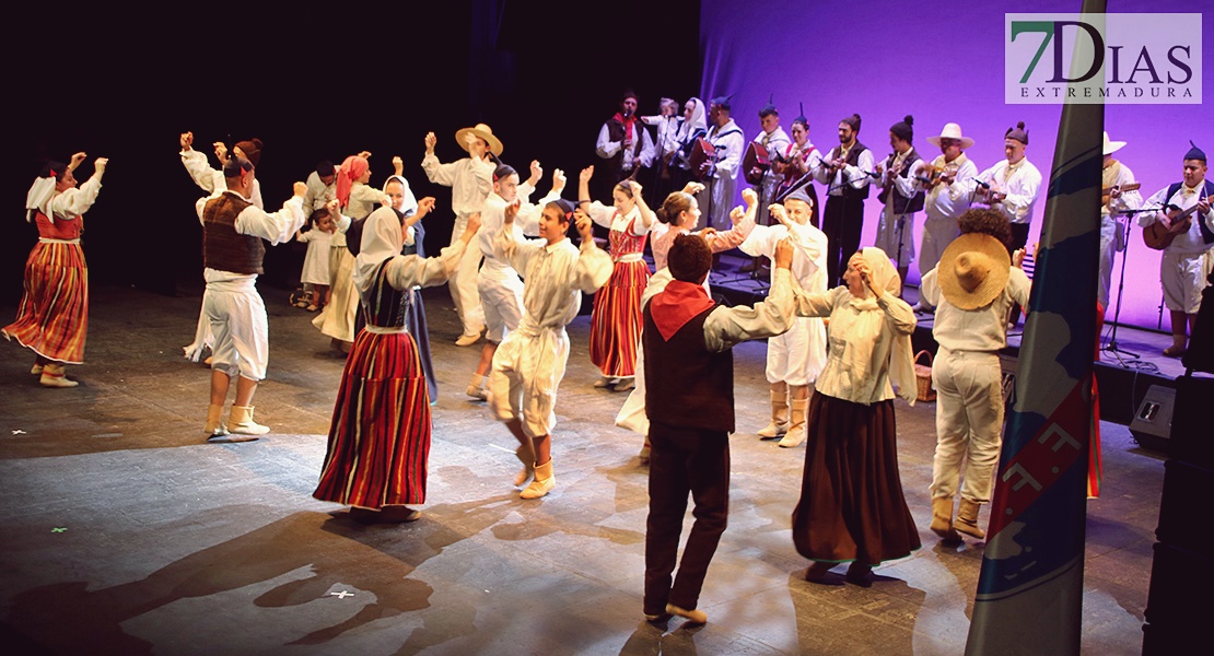 REPOR - Imágenes de la primera sesión del Festival Folklórico en Badajoz