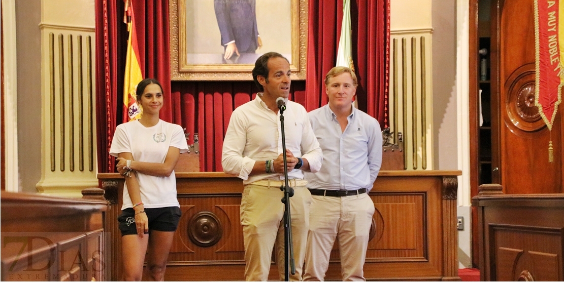 El alcalde recibe al Club Gymnástico Gymarex