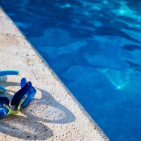 Muere tras ahogarse en una piscina un niño de 8 años