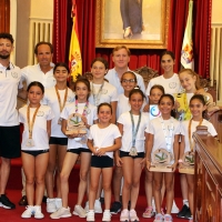 El alcalde recibe al Club Gymnástico Gymarex tras obtener varios reconocimientos en el Campeonato de España