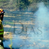 Incendio forestal en las Casas Aisladas de Gévora