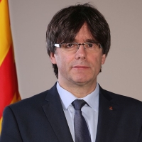 Sánchez podría depender de Puigdemont mientras la Fiscalía pide su detención