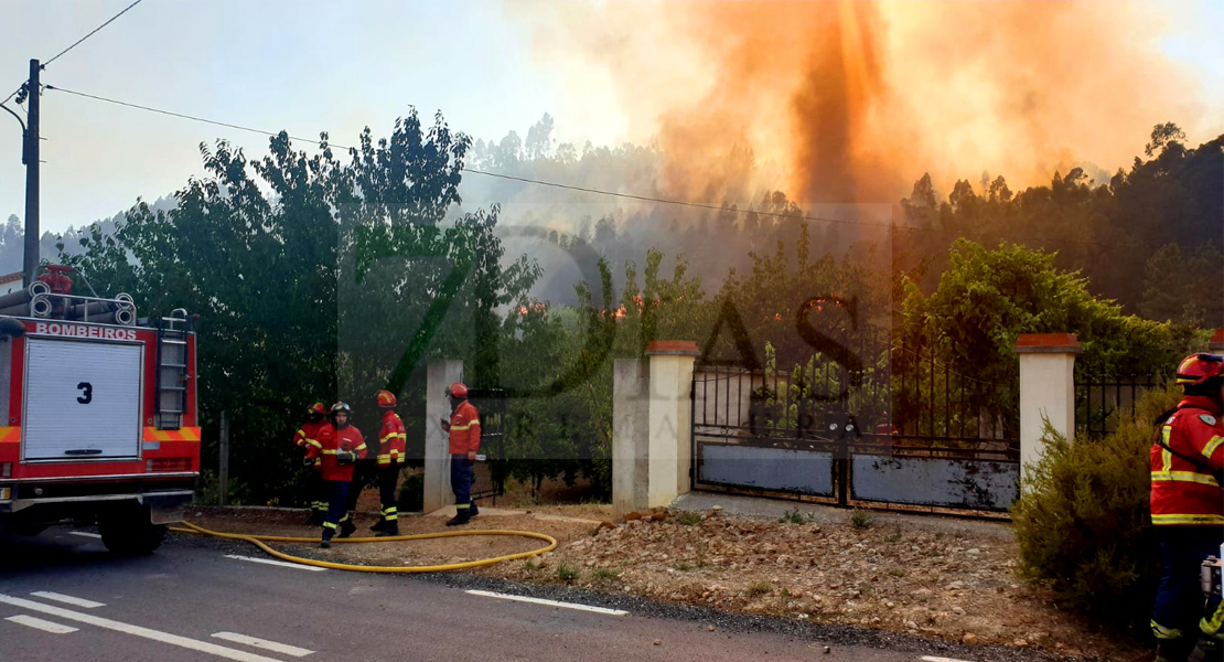 Fuera de control un incendio en la frontera con Extremadura: Portugal pide ayuda a España