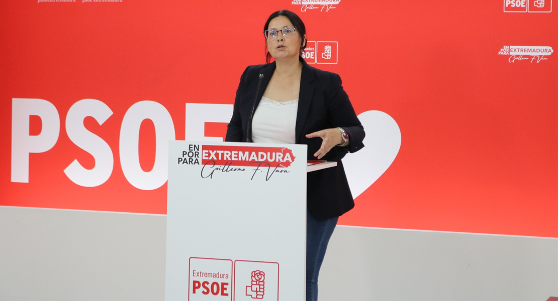 “El gobierno de María Guardiola ha colgado el cartel de cerrado por vacaciones”