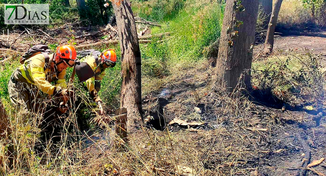 Un helicóptero y Bomberos Forestales del INFOEX movilizados por un incendio en Vegas Altas