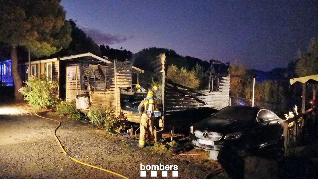 Muere una menor de madrugada tras un incendio en un camping