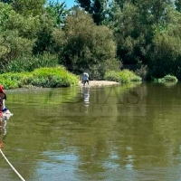 Rescatan a tres miembros de una familia atrapados en el río Guadiana