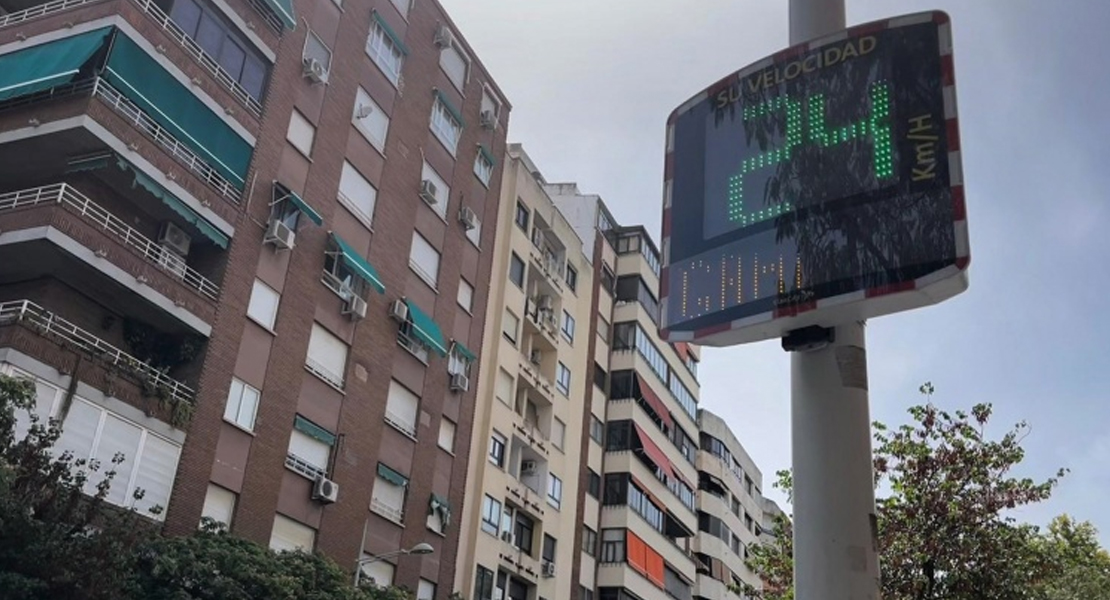 El Ayto. instala otros 16 radares como este en Badajoz