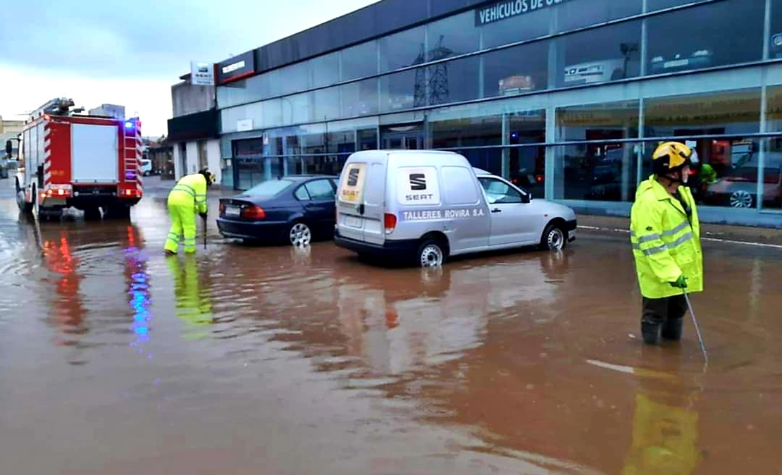 Bomberos del SEPEI intervienen en diferentes localidades extremeñas tras las fuertes lluvias