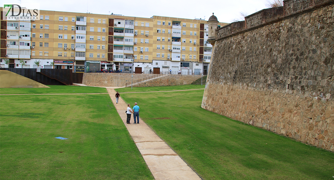 REPOR - Ya pasean los primeros pacenses por el nuevo corredor verde de Badajoz