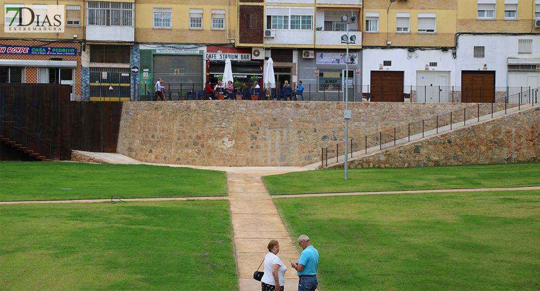 REPOR - Ya pasean los primeros pacenses por el nuevo corredor verde de Badajoz