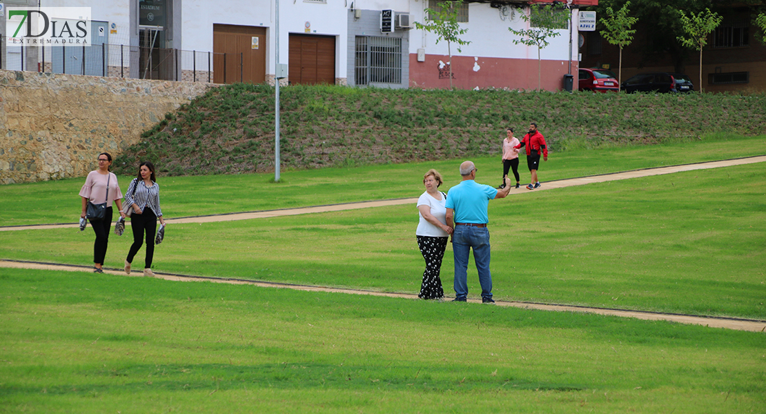 REPOR - Ya pasean los primeros pacenses por el nuevo corredor verde de Badajoz