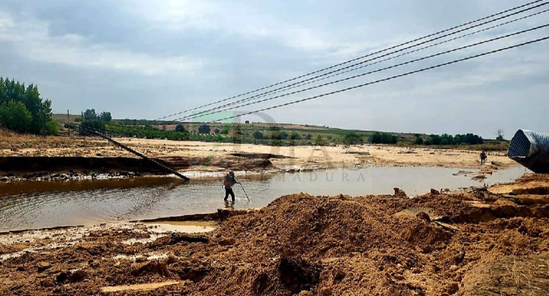 Buceadores del GEAS de la Guardia Civil trabajaban en el operativo de las inundaciones de la DANA en Valmojado