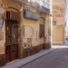 Esperando un rayo de luz que ilumine la oscuridad en el casco antiguo de Badajoz