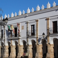 El alcalde de Fuente del Maestre emite un comunicado urgente sobre el caso de &#39;desnudos&#39; en Almendralejo