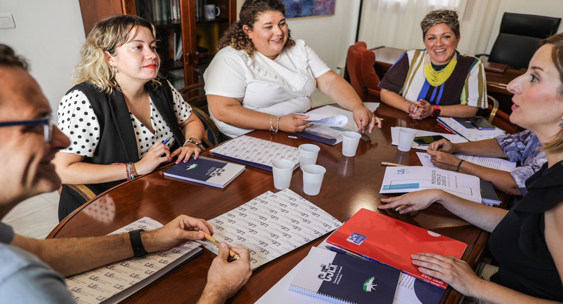 Soraya Vega: &quot;No podemos prescindir de organismos como el Consejo de la Juventud de Extremadura&quot;