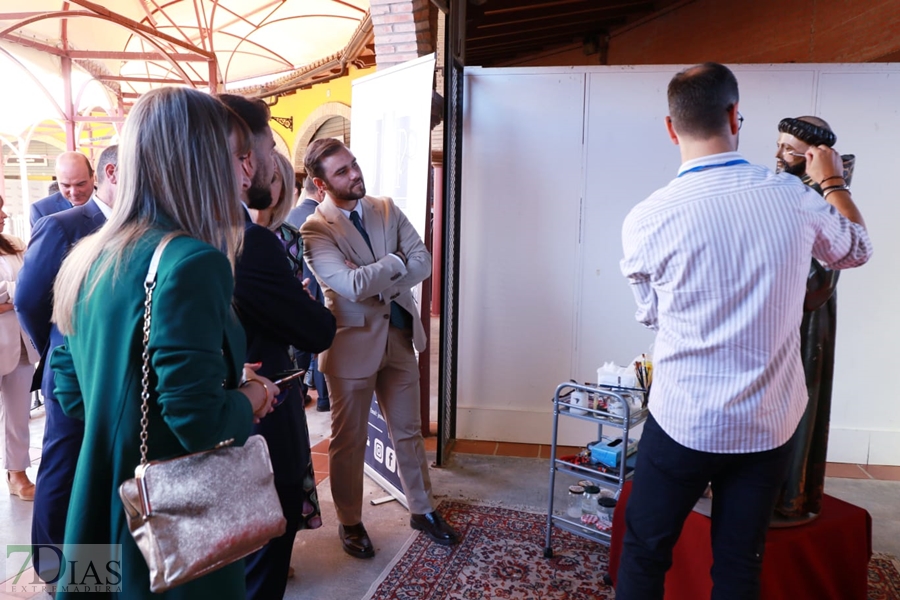 REPOR - Imágenes de la inauguración de la I Feria Cofrade en Jerez de los Caballeros