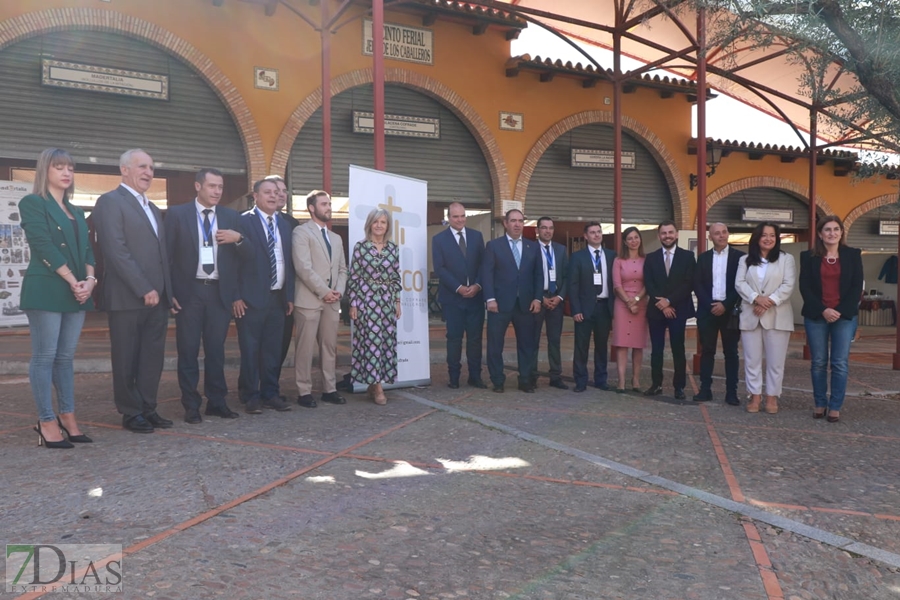 REPOR - Imágenes de la inauguración de la I Feria Cofrade en Jerez de los Caballeros