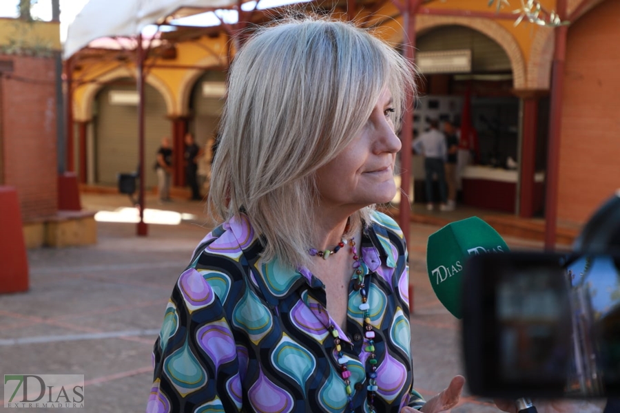 REPOR - Imágenes de la inauguración de la I Feria Cofrade en Jerez de los Caballeros