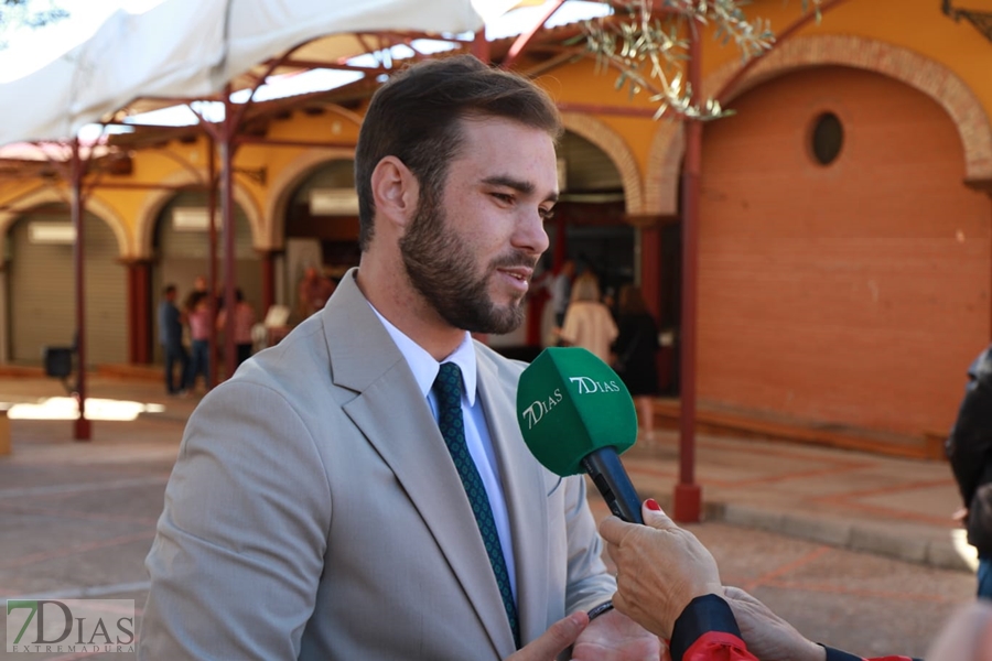 REPOR - Imágenes de la inauguración de la I Feria Cofrade en Jerez de los Caballeros