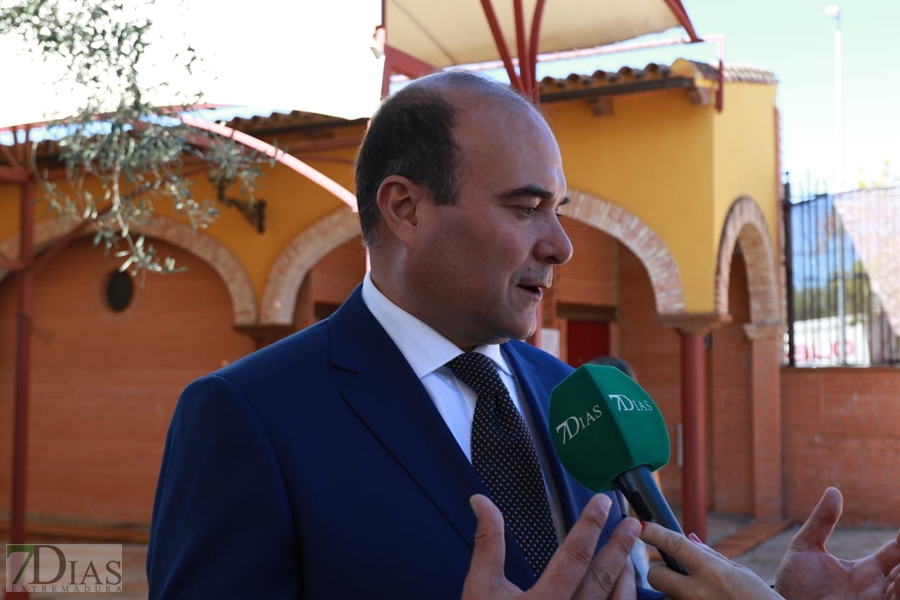 REPOR - Imágenes de la inauguración de la I Feria Cofrade en Jerez de los Caballeros