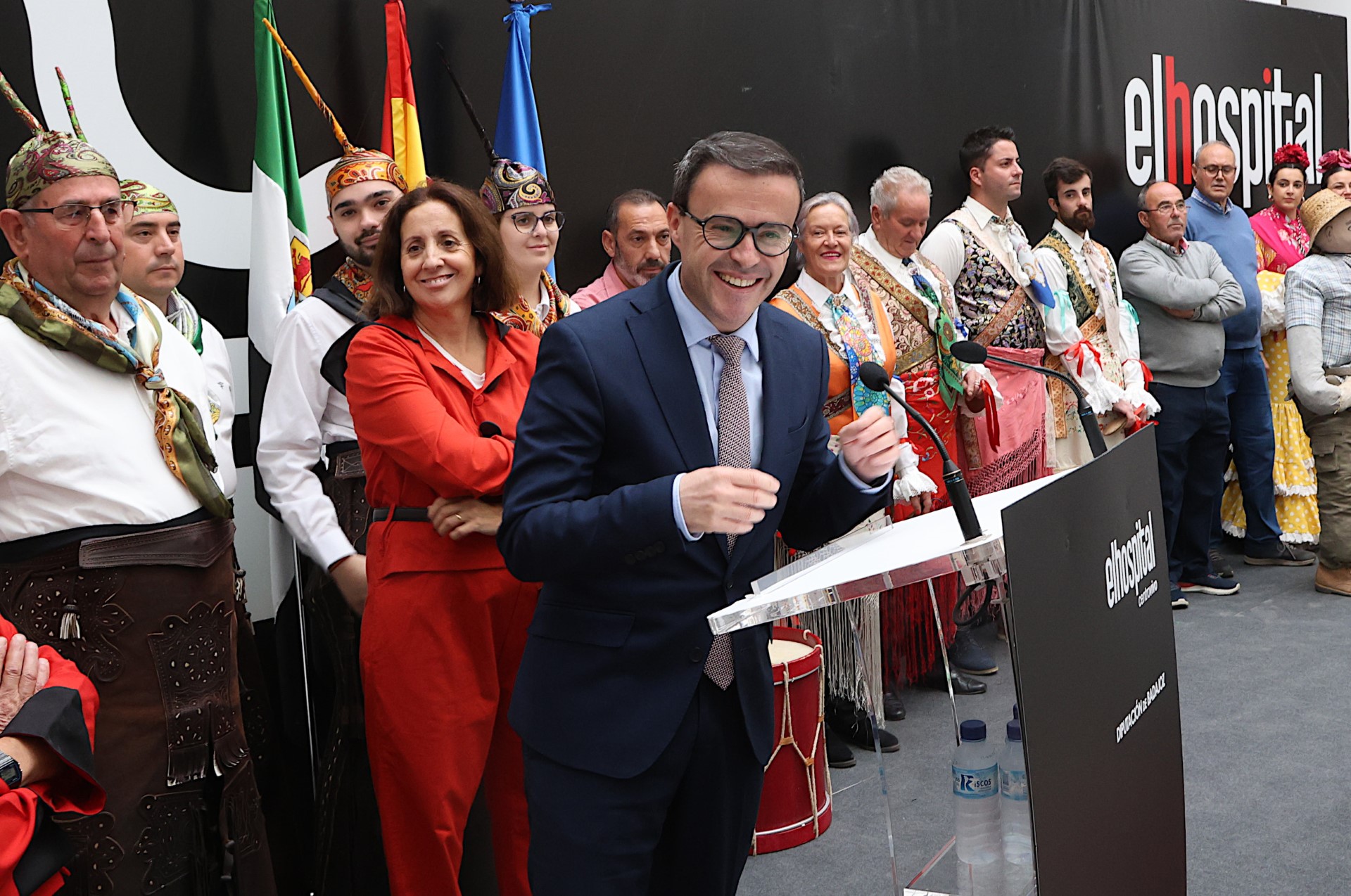 Presentado el libro que recoge las fiestas ancestrales de la provincia de Badajoz