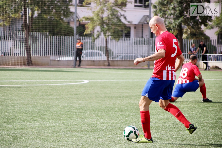 REPOR: Gran ambiente en el partido entre las leyendas del Atlético de Madrid y los veteranos del C.D. Badajoz