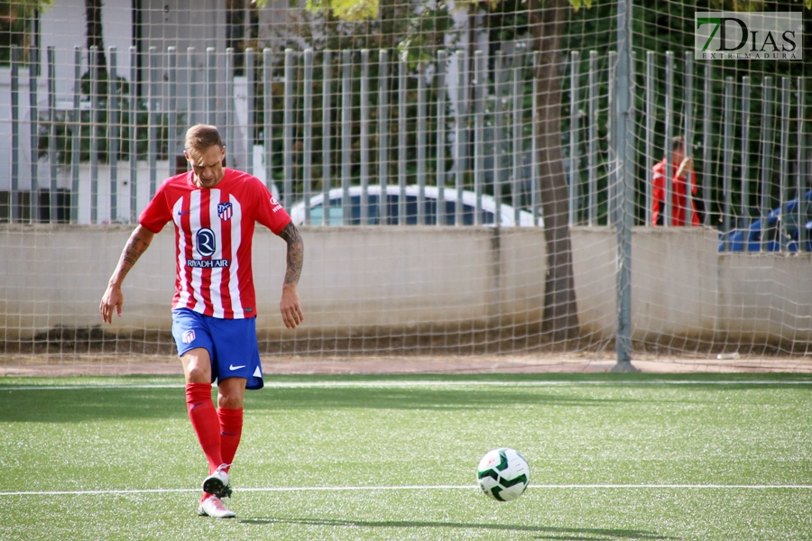 REPOR: Gran ambiente en el partido entre las leyendas del Atlético de Madrid y los veteranos del C.D. Badajoz