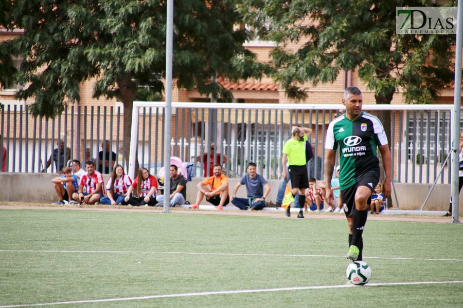 REPOR: Gran ambiente en el partido entre las leyendas del Atlético de Madrid y los veteranos del C.D. Badajoz