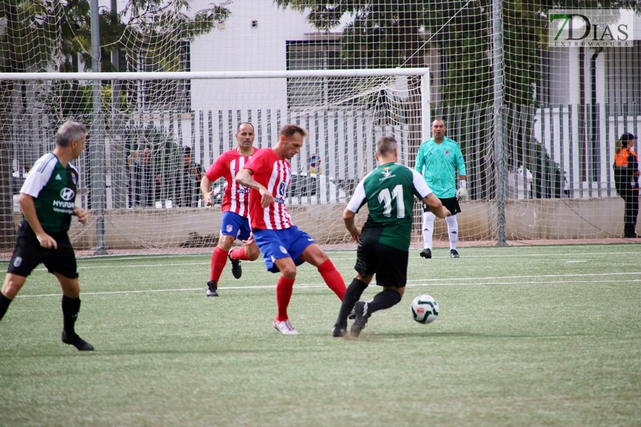 REPOR: Gran ambiente en el partido entre las leyendas del Atlético de Madrid y los veteranos del C.D. Badajoz