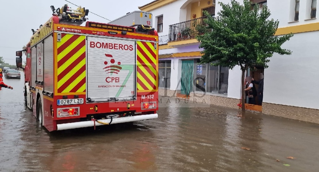 Inundaciones en la localidad pacense de Guadiana