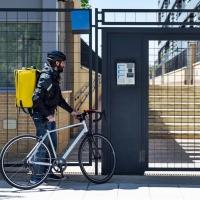 Los repartidores a domicilio ya no podrán ser falsos autónomos