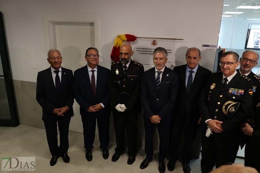 Grande-Marlaska inaugura la nueva comisaría de Almendralejo