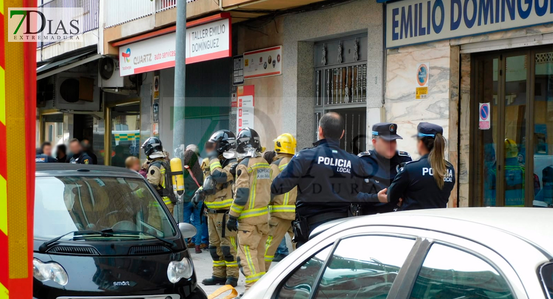 Incendio de vivienda en la calle Jesús Rincón Jiménez en Badajoz