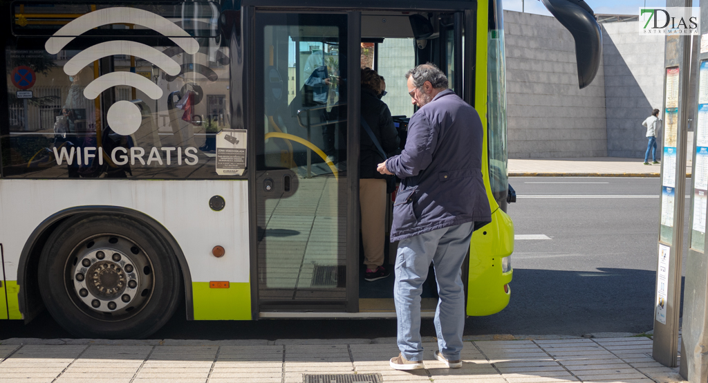 Crece un 21,9% el número de usuarios del autobús urbano en Extremadura