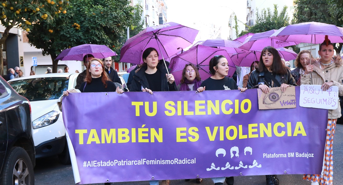 Alrededor de 1.000 personas se manifiestan contra la Violencia de Género en Badajoz