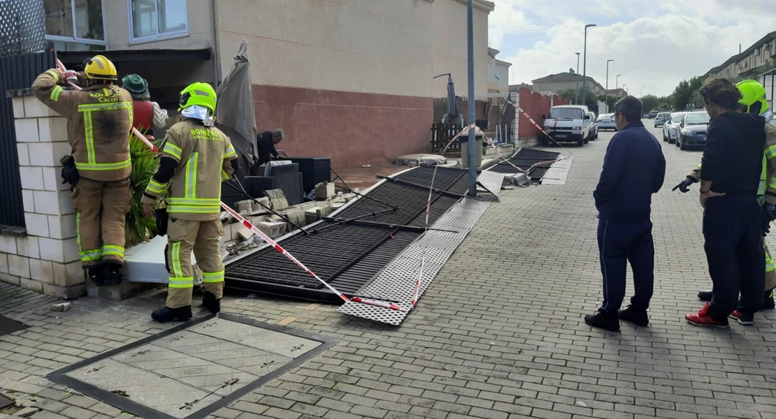 Bomberos del SEPEI trabajan en una veintena de intervenciones en Cáceres