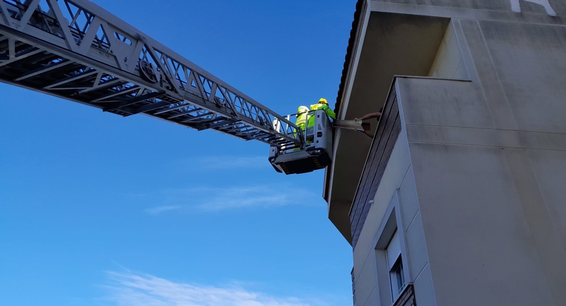 Bomberos del SEPEI trabajan en una veintena de intervenciones en Cáceres