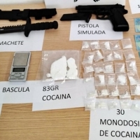 Detenido circulando en Fregenal de la Sierra con anfetaminas, cocaína una pistola y un machete