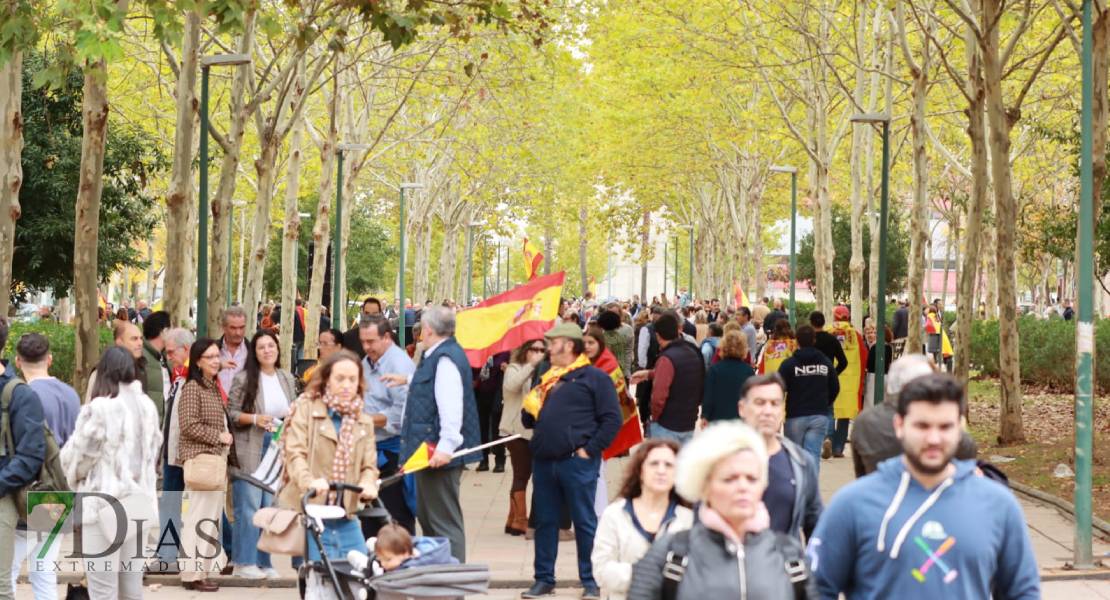 La manifestación contra la amnistía en Badajoz congrega a miles de pacenses