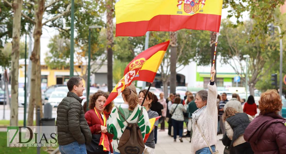 La manifestación contra la amnistía en Badajoz congrega a miles de pacenses