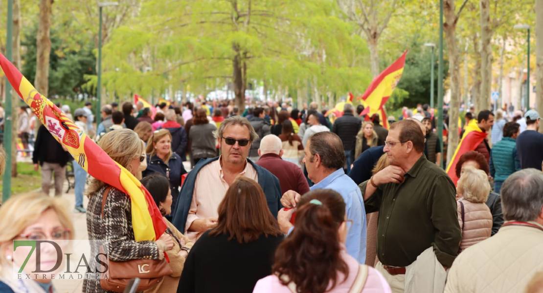 La manifestación contra la amnistía en Badajoz congrega a miles de pacenses